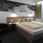 Hostel Haus Elmerhof *